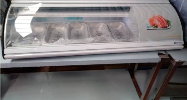 Vitrinas refrigeradas tapas Modelo VR-5 3122 5 Bandejas